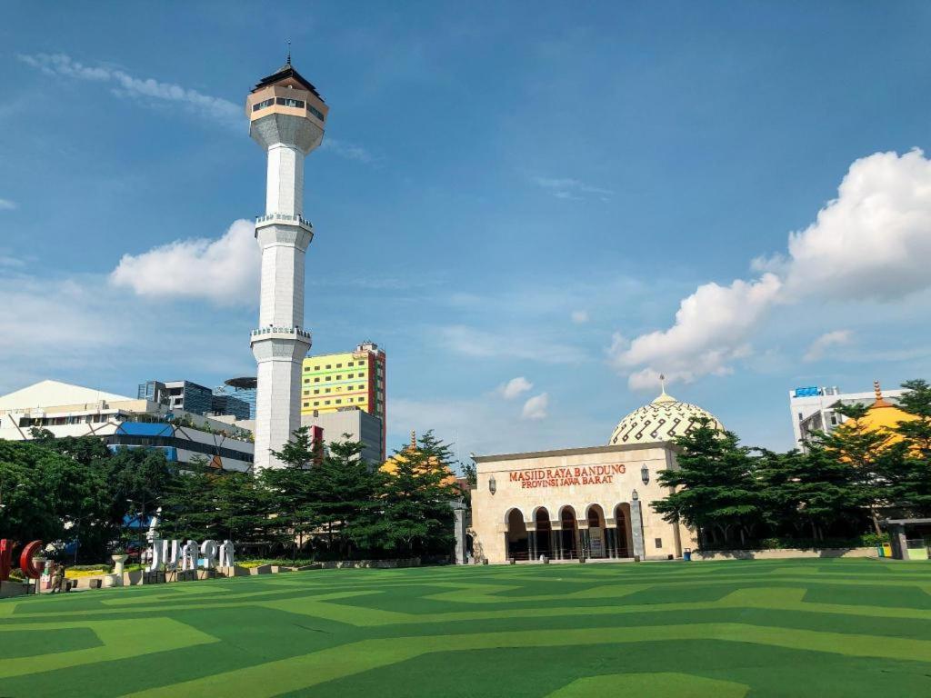 Zodiak Kebon Jati By Kagum Hotels Bandung Esterno foto